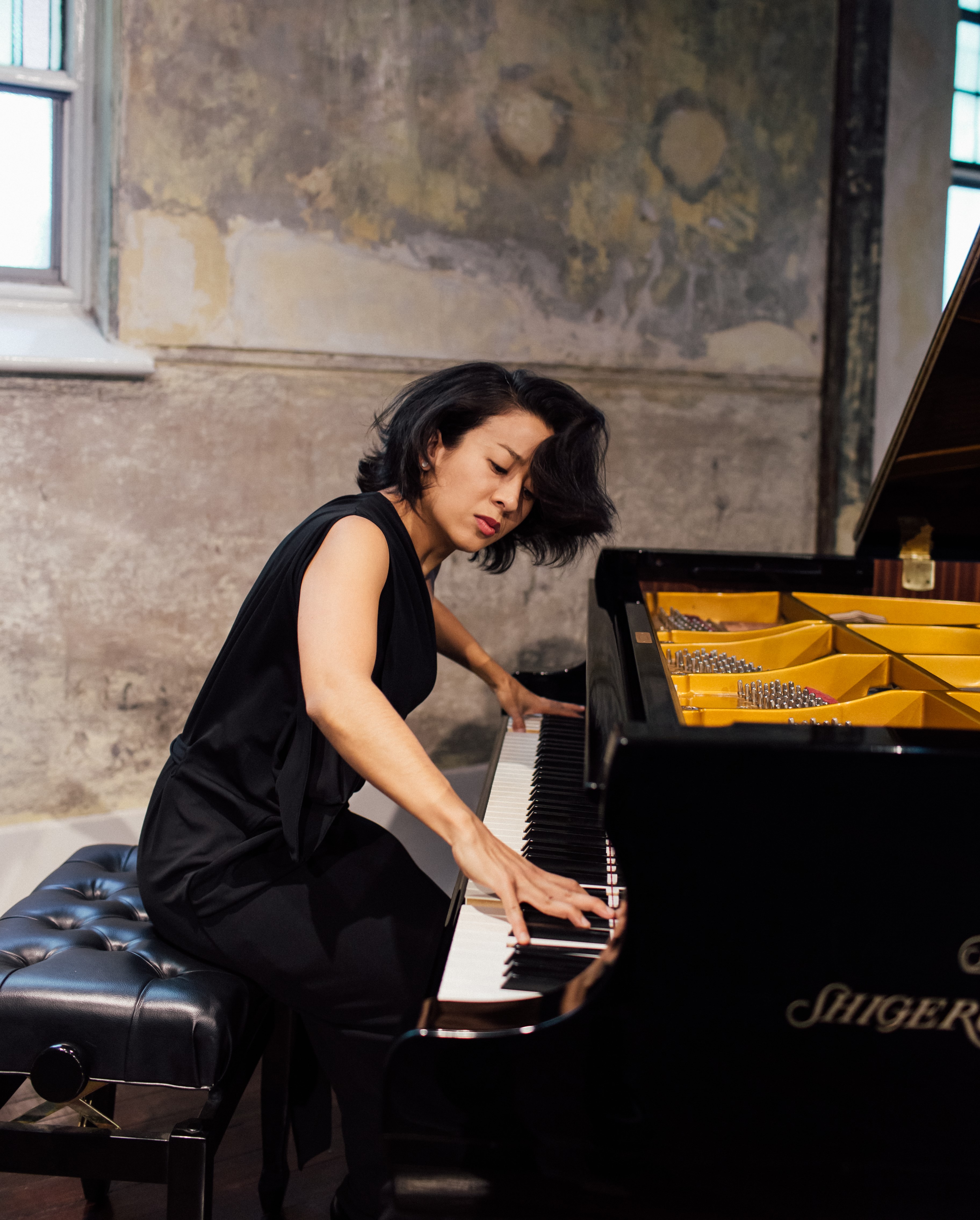 Aura Go (2019). Anne Moffat.